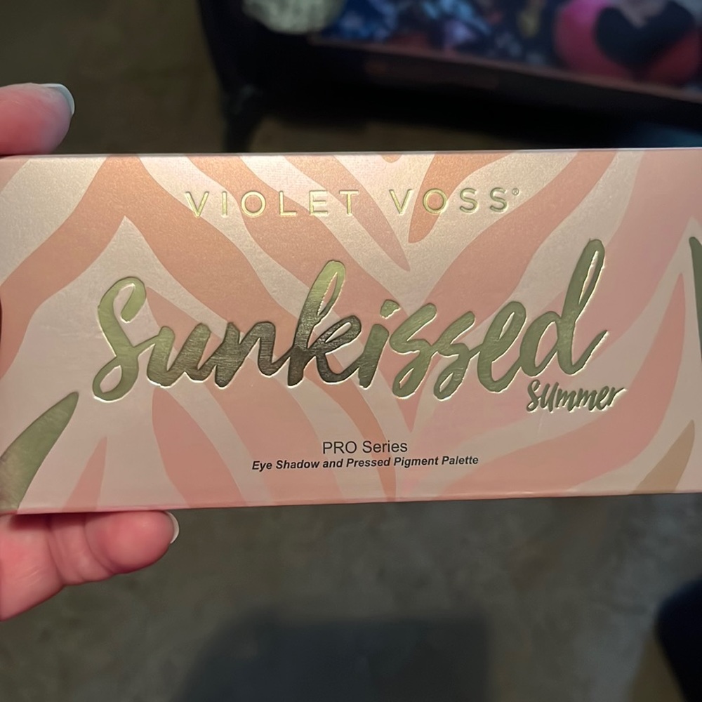 Violet Voss “ Sunkissed Summer” Eyeshadow Palette PRO Series